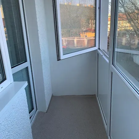 Your 10 With Parking Apartmán *